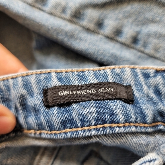 BDG Girlfriend Jean 24x26 Light Wash Denim - Picture 4 of 11